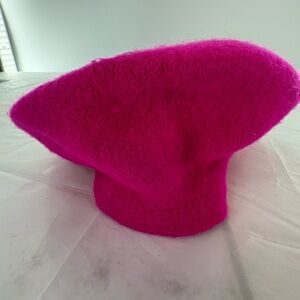 THE FLORINDA BERET Hot Pink 100% Wool Knit Hat | Designed in Czech Republic